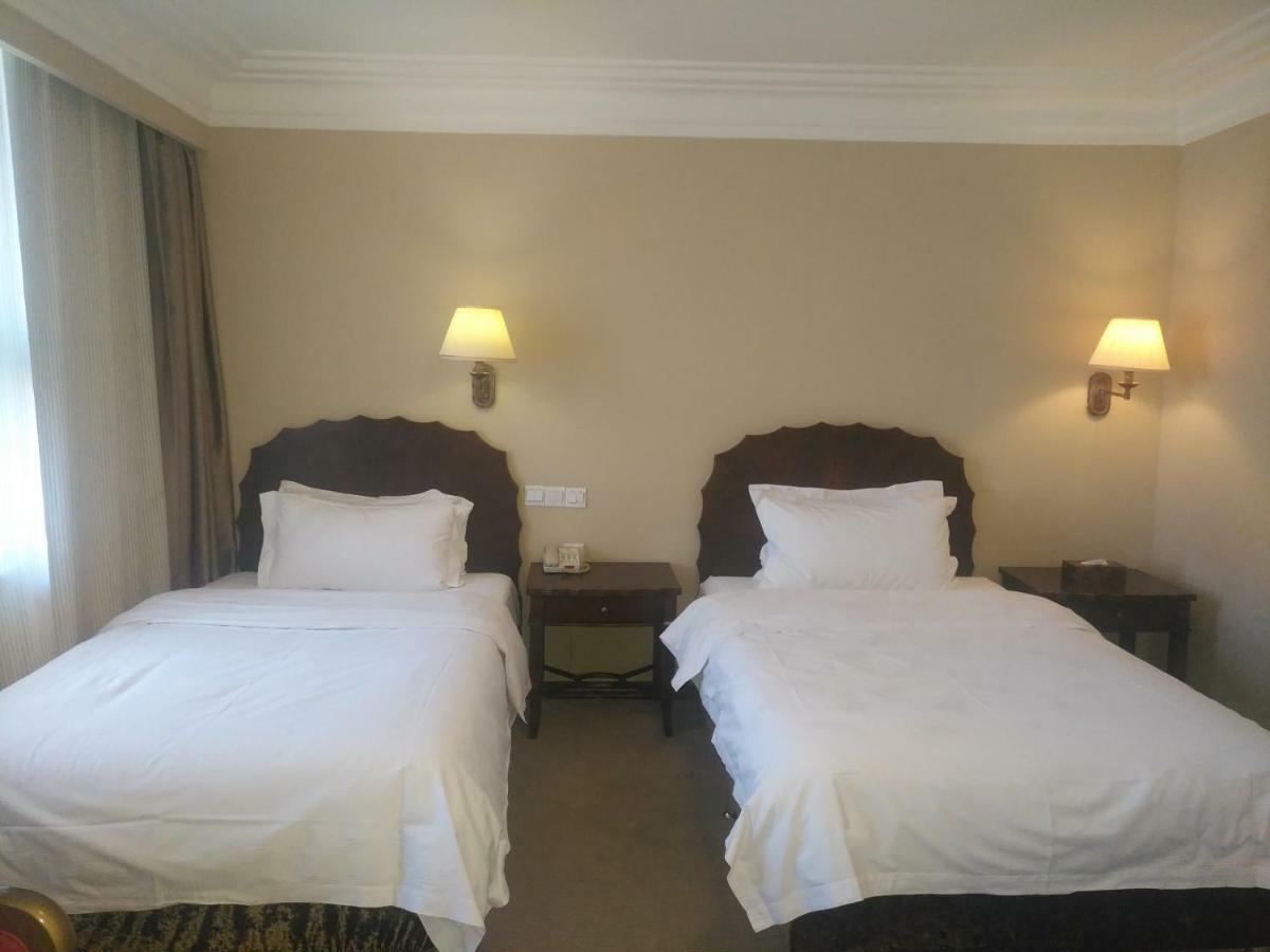 Harbin International Hotel Room photo