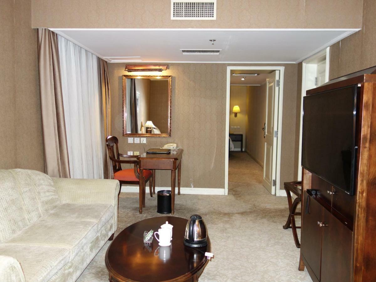 Harbin International Hotel Room photo